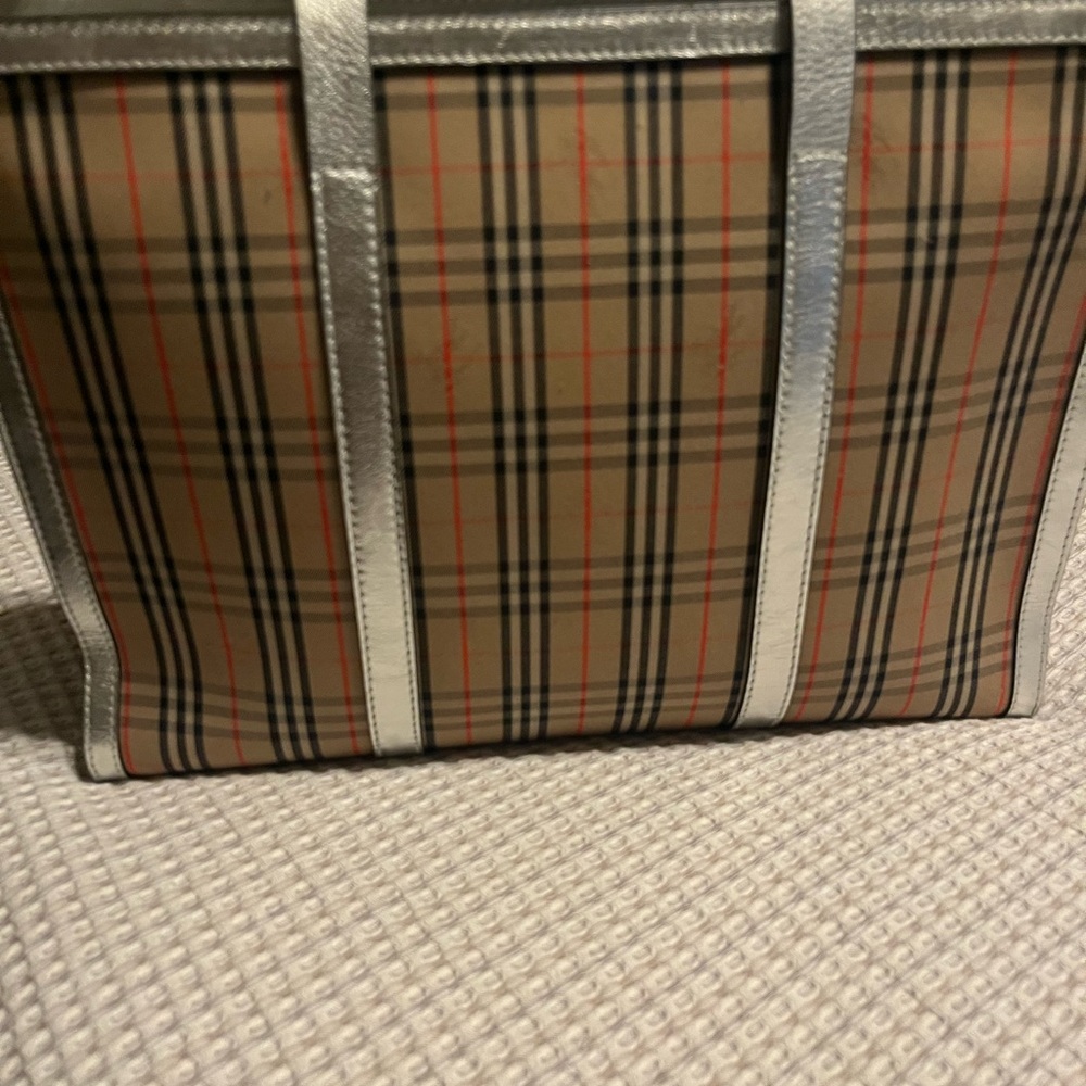Authentic Burberry Beige Plaid Tote with Silver Trim - Picture 2 of 9